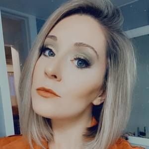 Meet your Posher, Desiree
